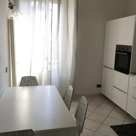 Sirtori 24 Apartment *